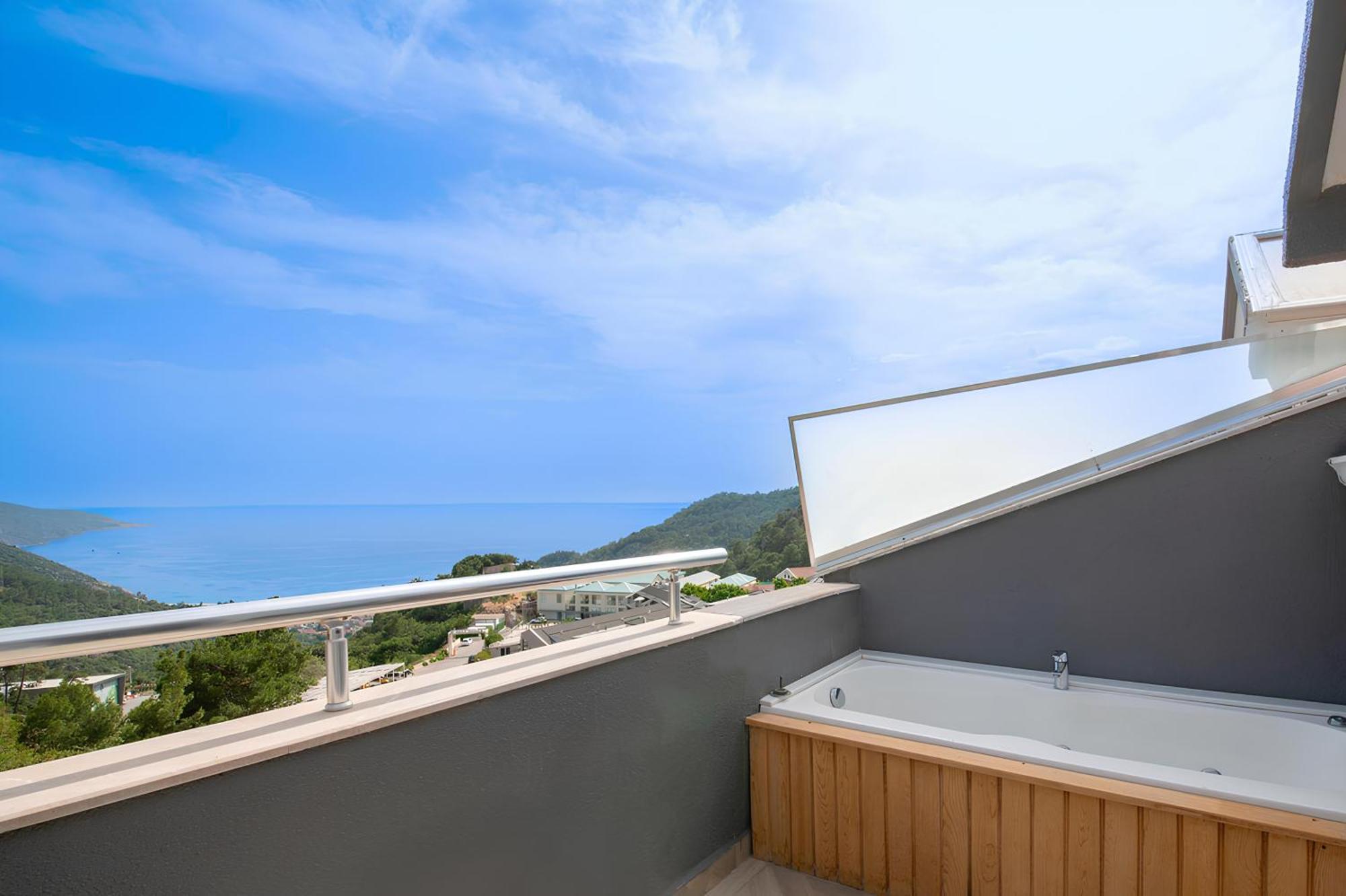 Ramada By Wyndham Fethiye Oludeniz Adult Only Hotel ภายนอก รูปภาพ