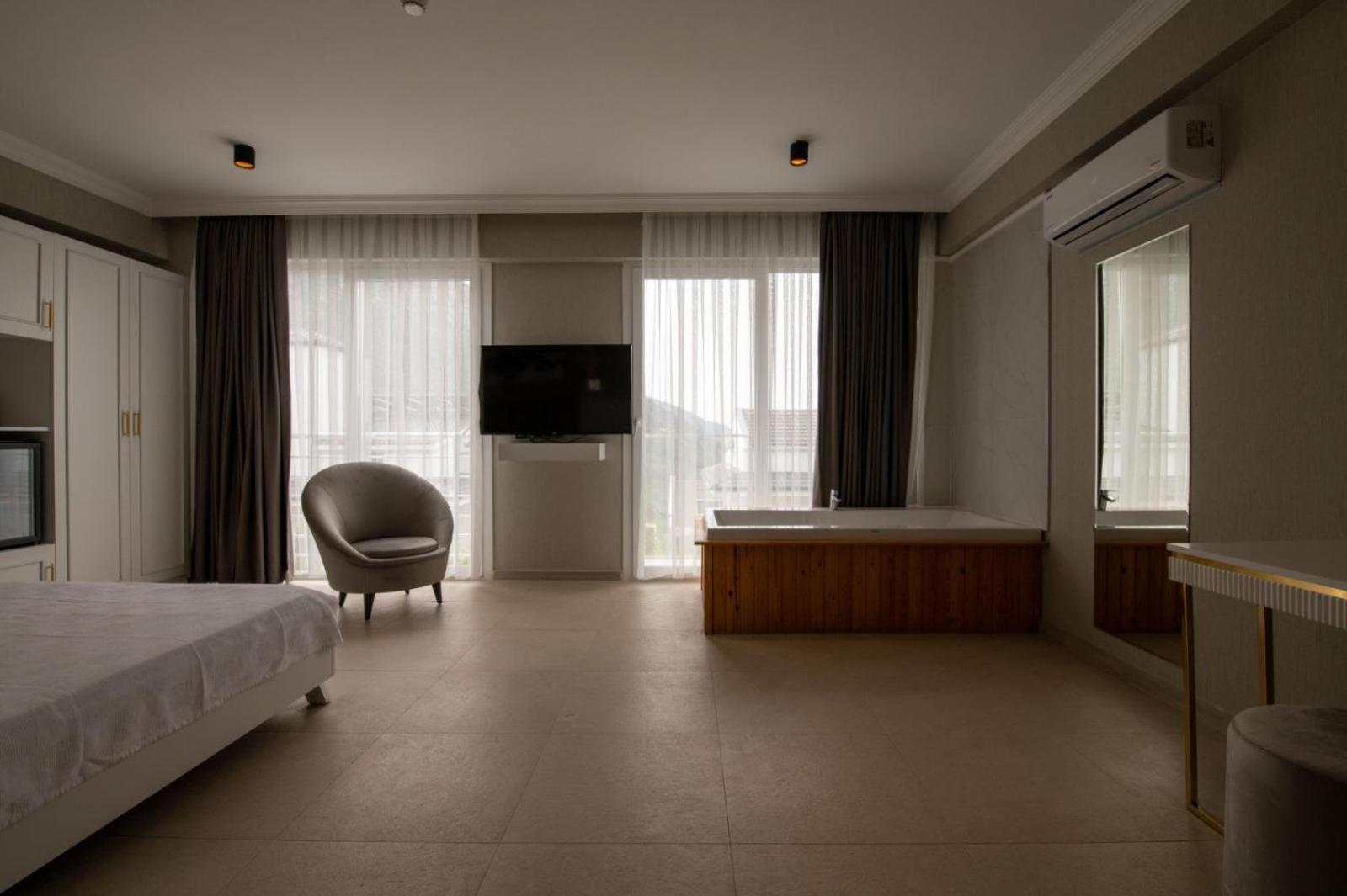 Ramada By Wyndham Fethiye Oludeniz Adult Only Hotel ภายนอก รูปภาพ