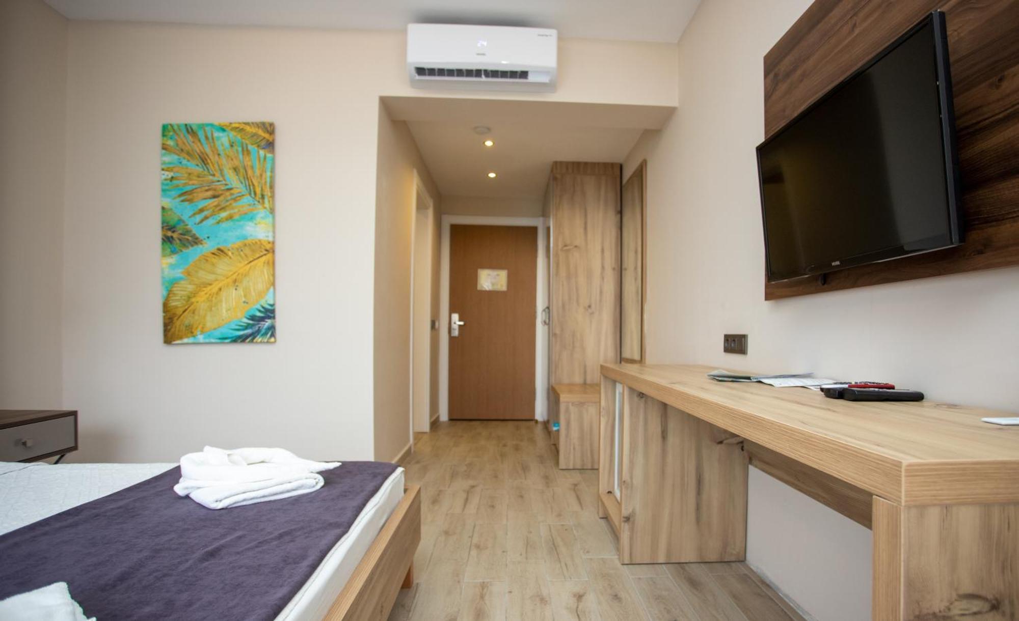 Ramada By Wyndham Fethiye Oludeniz Adult Only Hotel ภายนอก รูปภาพ