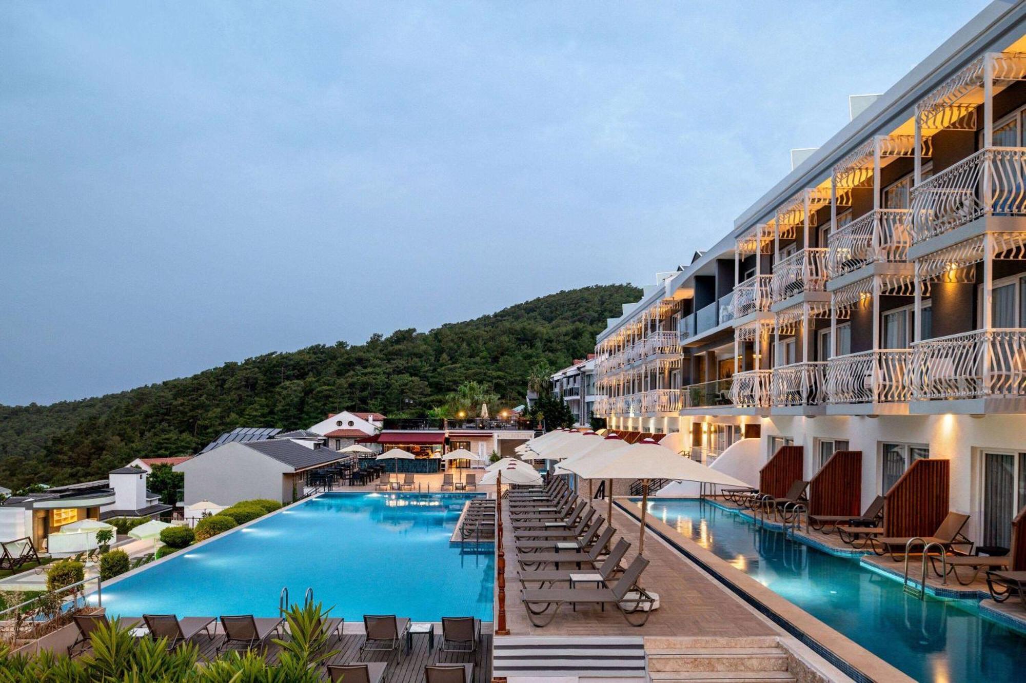 Ramada By Wyndham Fethiye Oludeniz Adult Only Hotel ภายนอก รูปภาพ