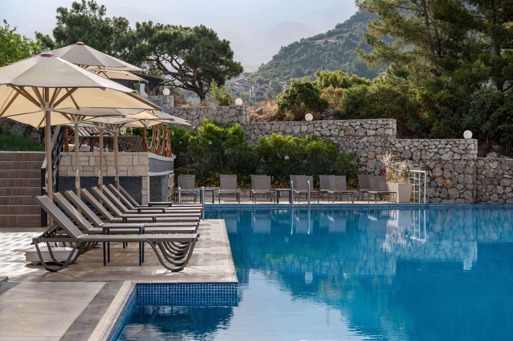 Ramada By Wyndham Fethiye Oludeniz Adult Only Hotel ภายนอก รูปภาพ