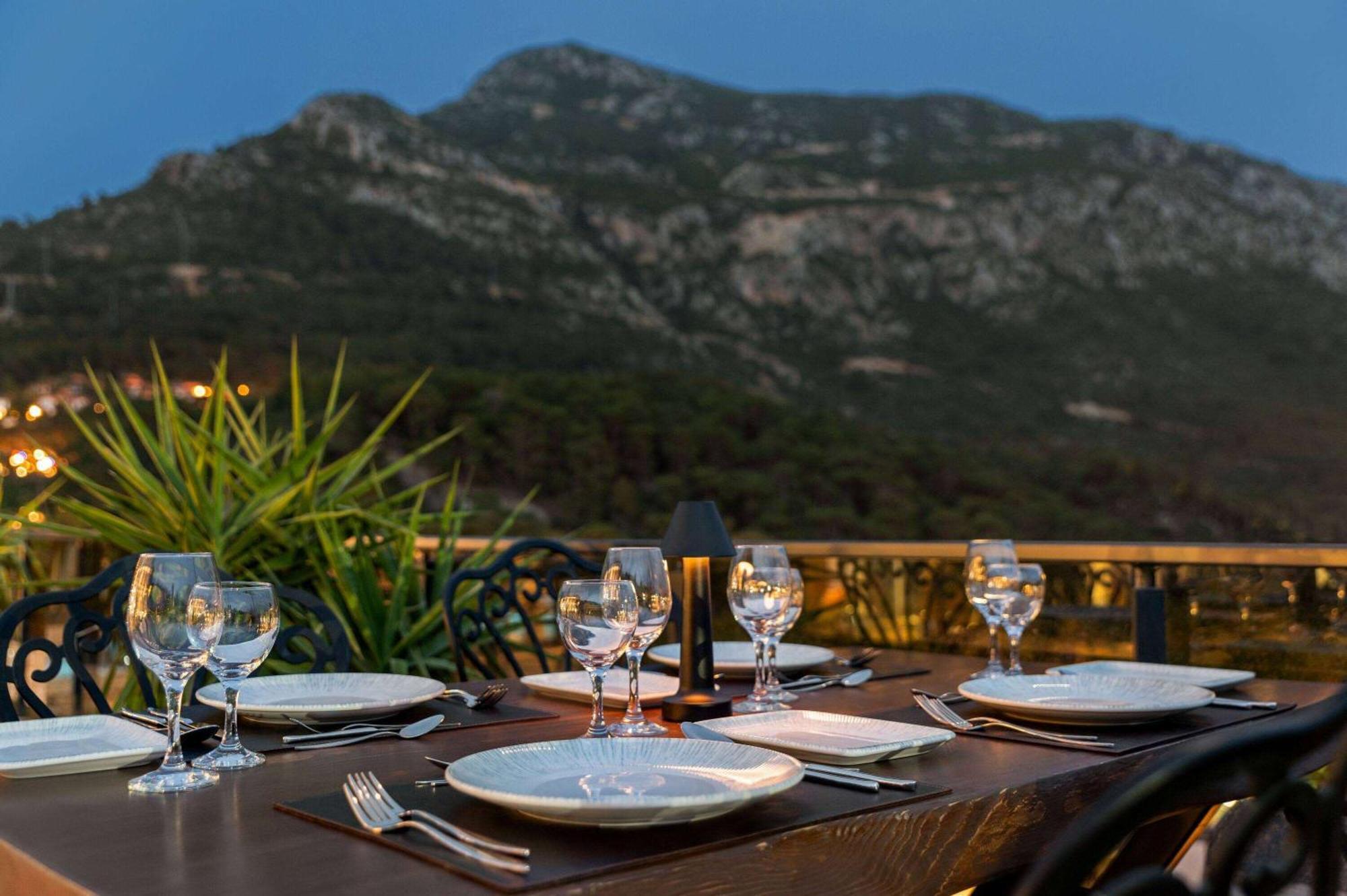 Ramada By Wyndham Fethiye Oludeniz Adult Only Hotel ภายนอก รูปภาพ
