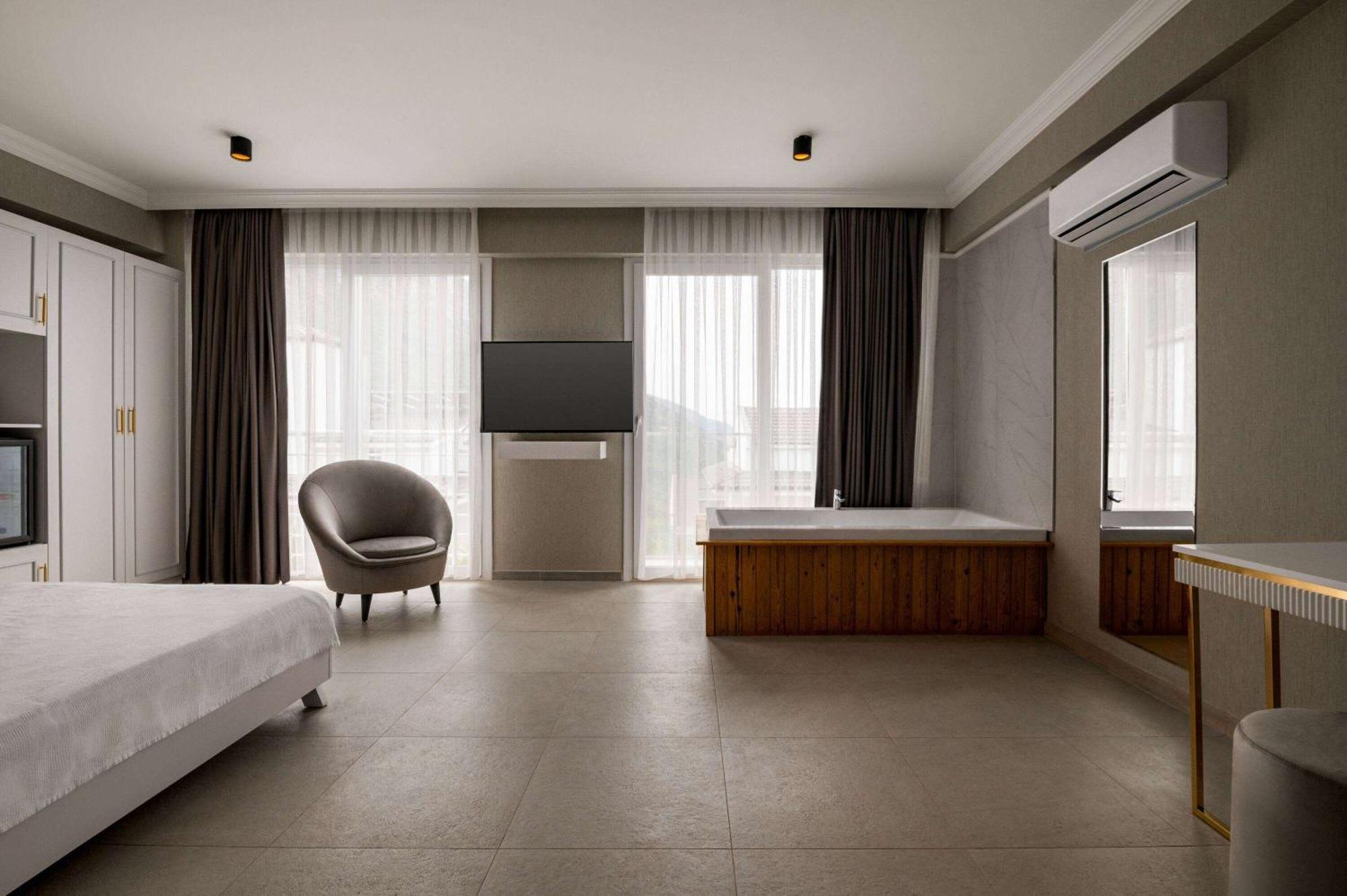 Ramada By Wyndham Fethiye Oludeniz Adult Only Hotel ภายนอก รูปภาพ