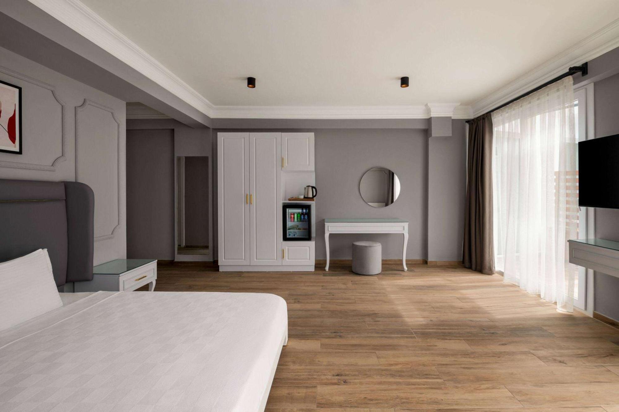Ramada By Wyndham Fethiye Oludeniz Adult Only Hotel ภายนอก รูปภาพ